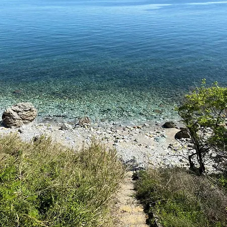 Traditional * Sklithro (Melivoia)