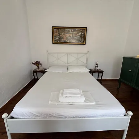 Traditional Sklithro (Melivoia)