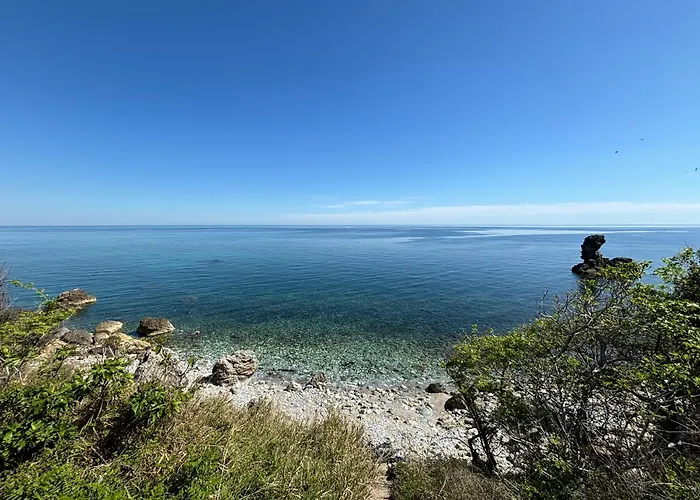 Traditional Sklithro (Melivoia)