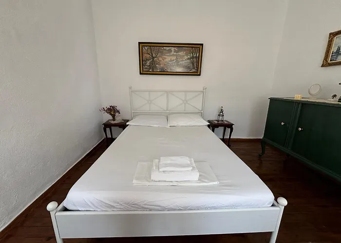 Traditional Sklithro (Melivoia)